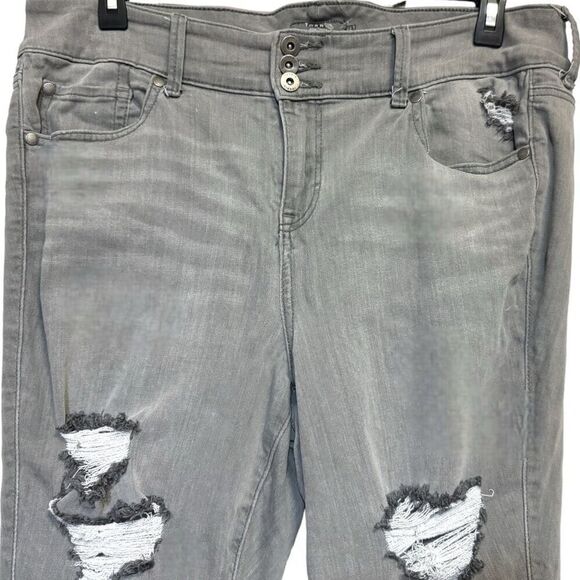Torrid Gray Super Soft Distressed Crop Jegging Jean Size 18 - Picture 10 of 12